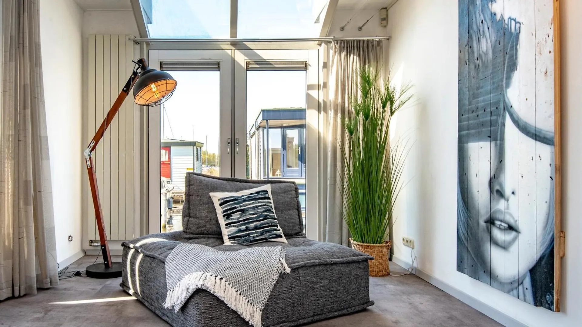 Big Poelhouse Aalsmeer Apartment