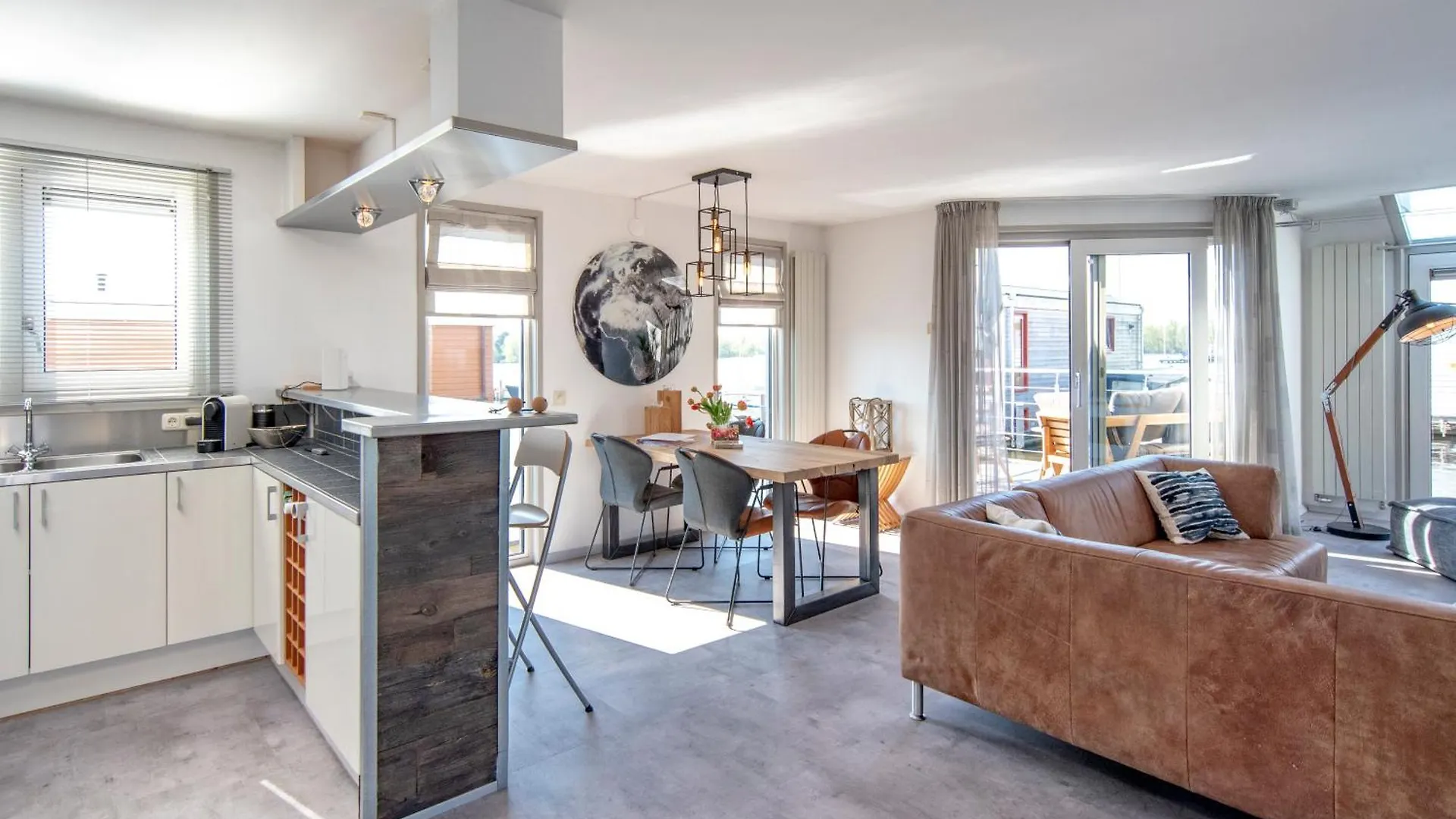 Big Poelhouse Aalsmeer Apartment