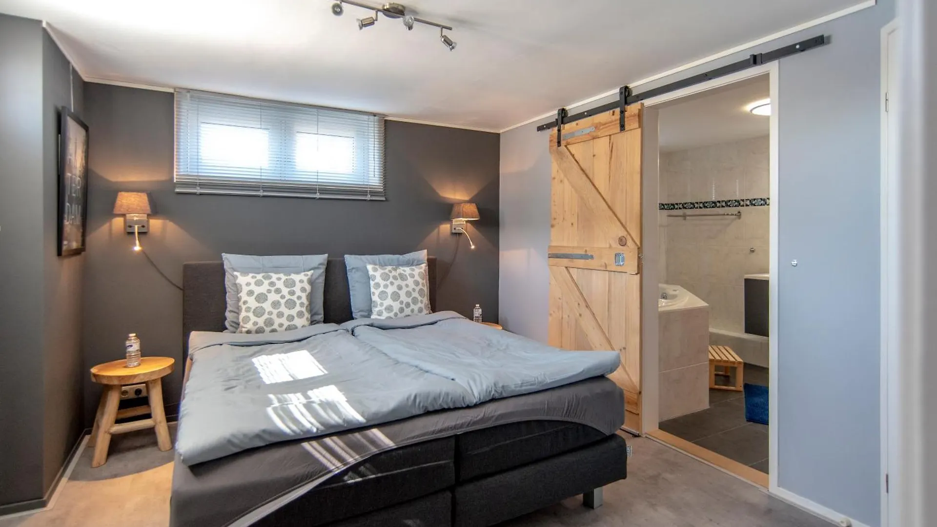 Big Poelhouse Aalsmeer Apartment 0*,