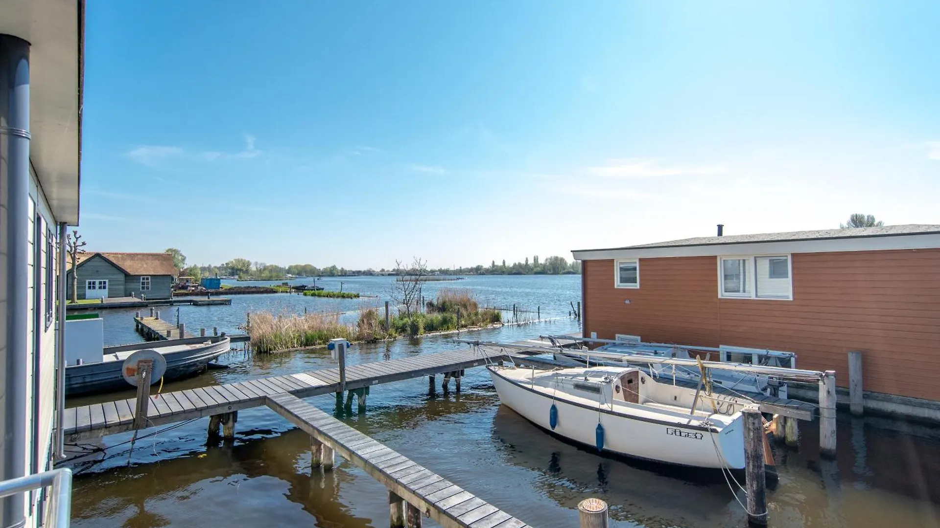 Big Poelhouse Aalsmeer Apartment Netherlands